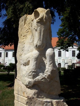 Obec Hatín - zámek Jemčina